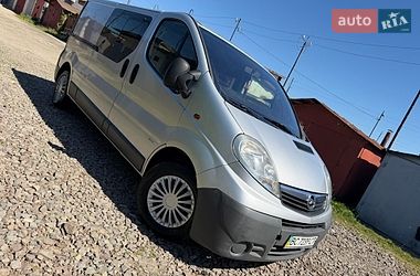 Вантажопасажирський фургон Opel Vivaro 2007 в Стрию