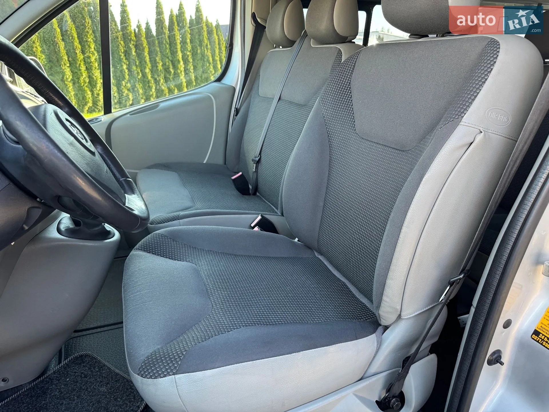 2010 Opel Vivaro - мініатюра 11