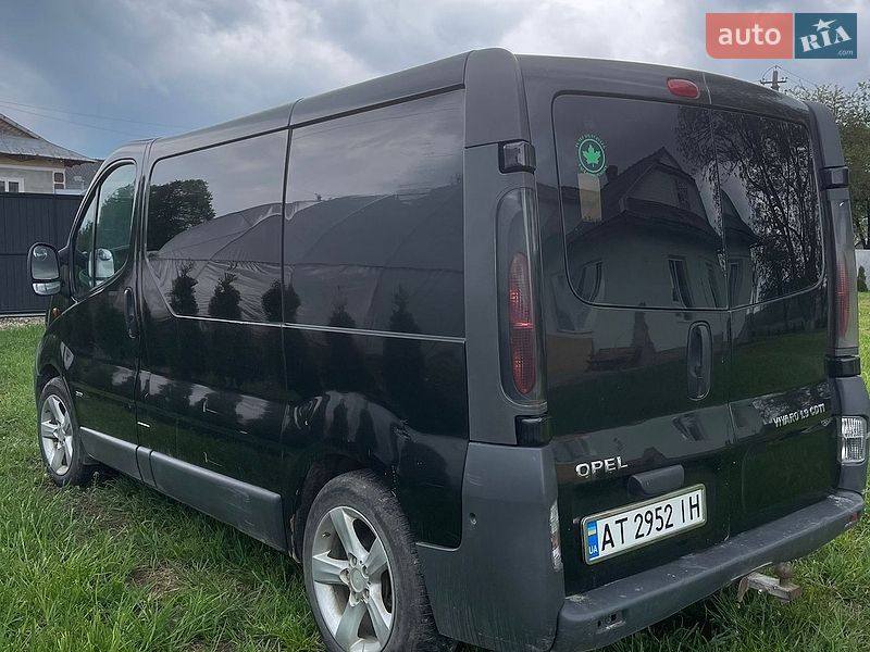 Грузопассажирский фургон Opel Vivaro 2006 в Рожнове