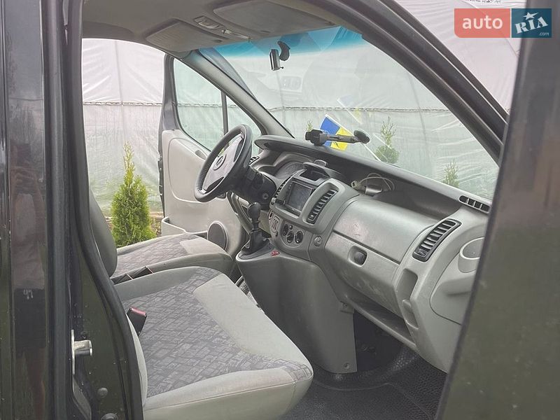 Грузопассажирский фургон Opel Vivaro 2006 в Рожнове