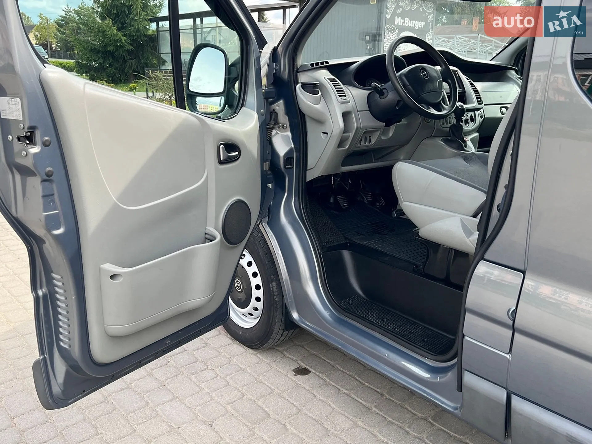 2010 Opel Vivaro - мініатюра 32