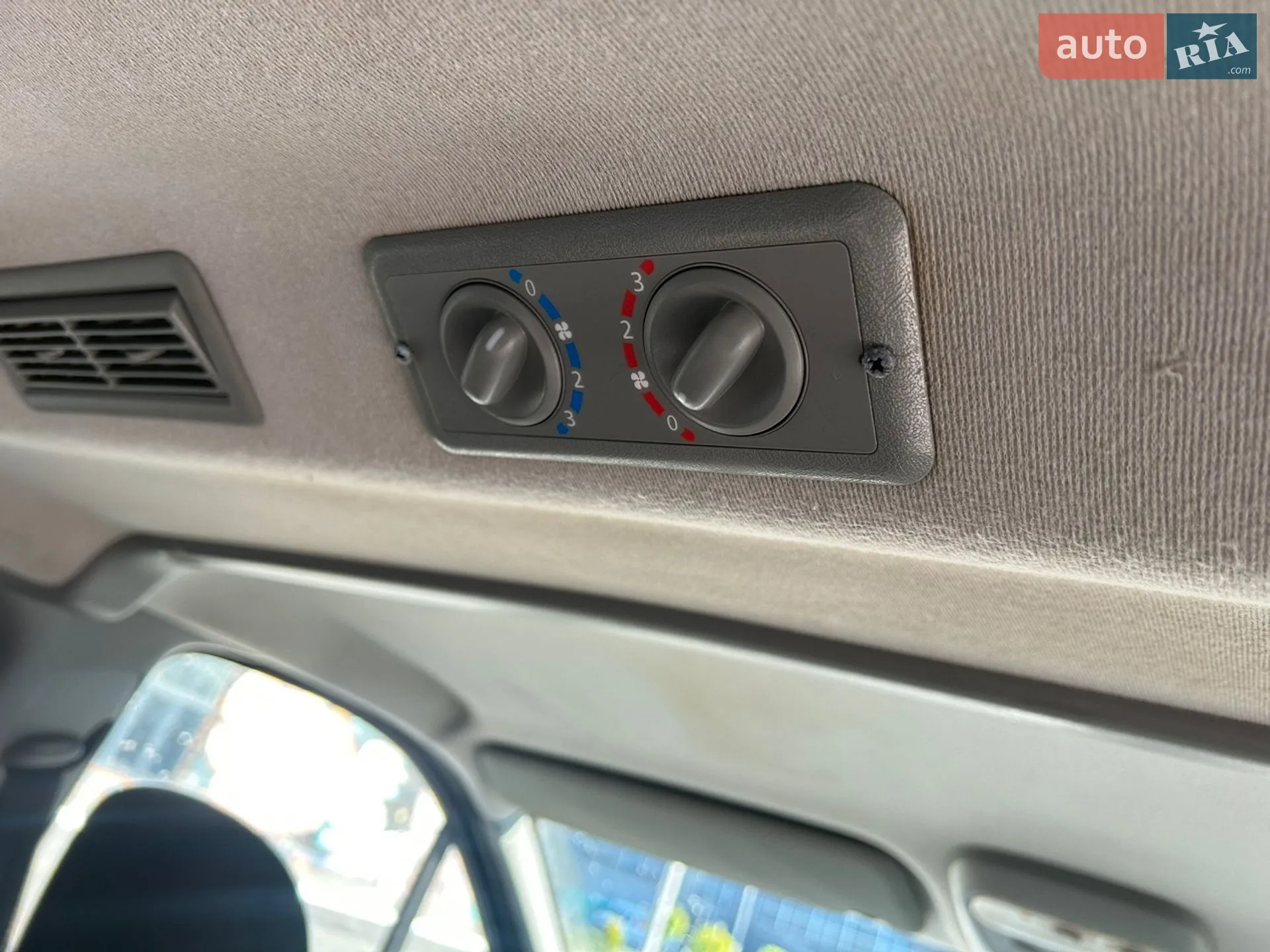 2011 Opel Vivaro - мініатюра 11