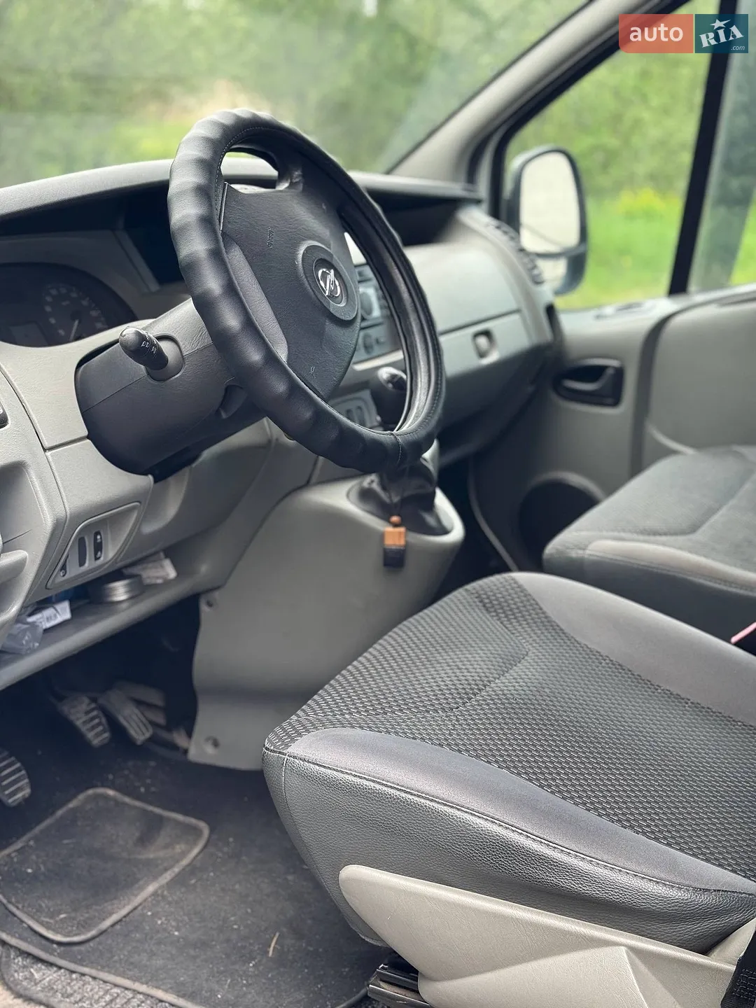 2010 Opel Vivaro - мініатюра 12