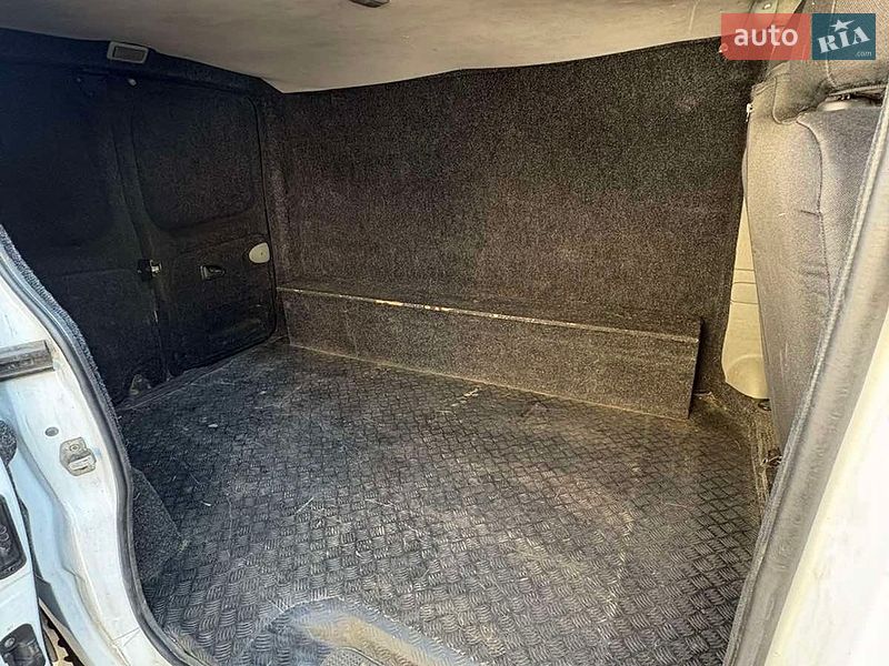 Грузовой фургон Opel Vivaro 2007 в Киеве фото 5 Грузовой фургон Opel Vivaro 2007 в Киеве