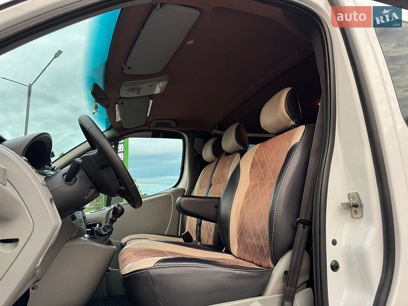Минивэн Opel Vivaro 2014 в Черновцах