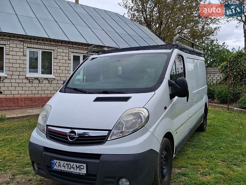 Грузовой фургон Opel Vivaro 2011 в Шаргороде