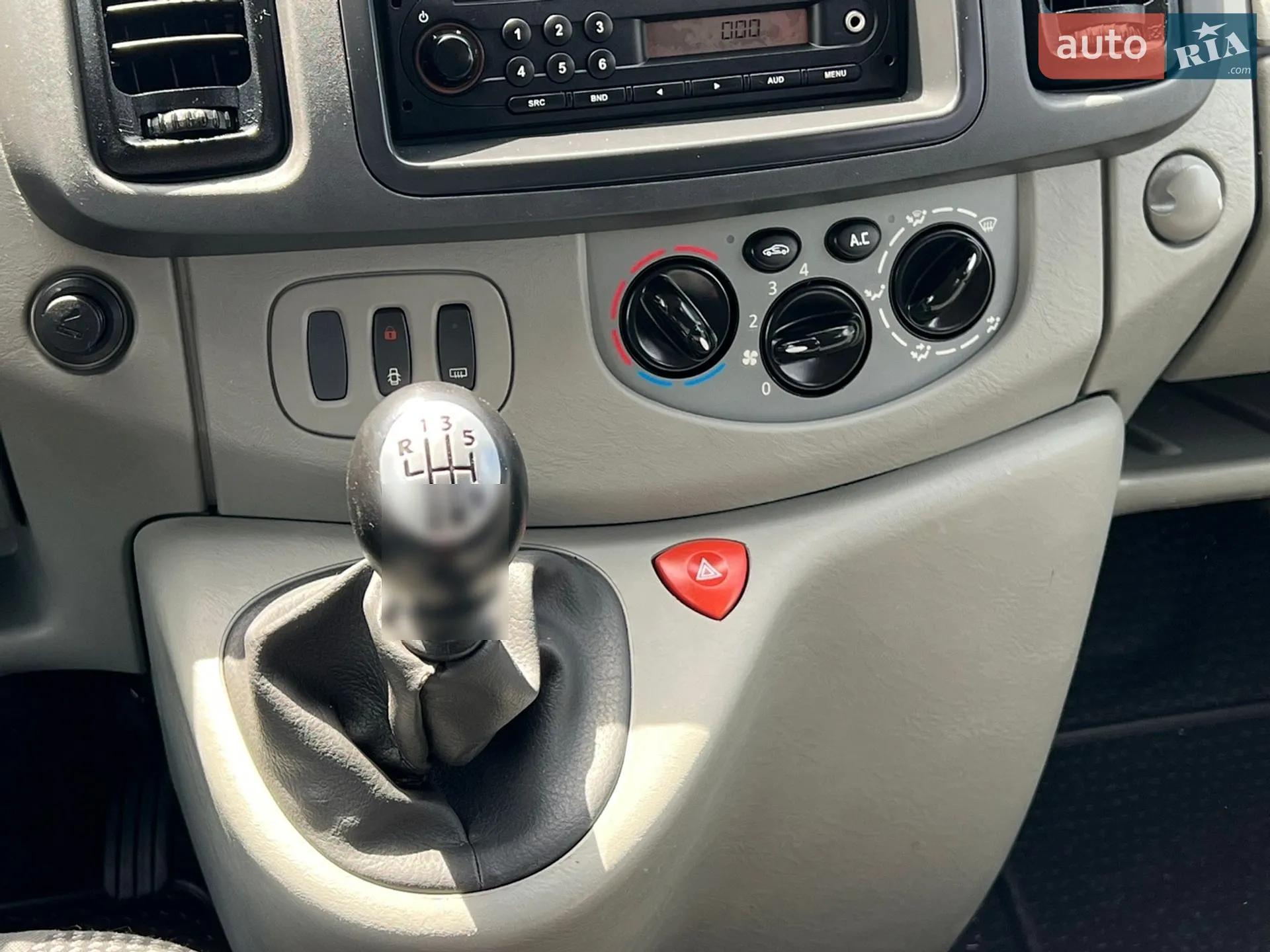2010 Opel Vivaro - мініатюра 55
