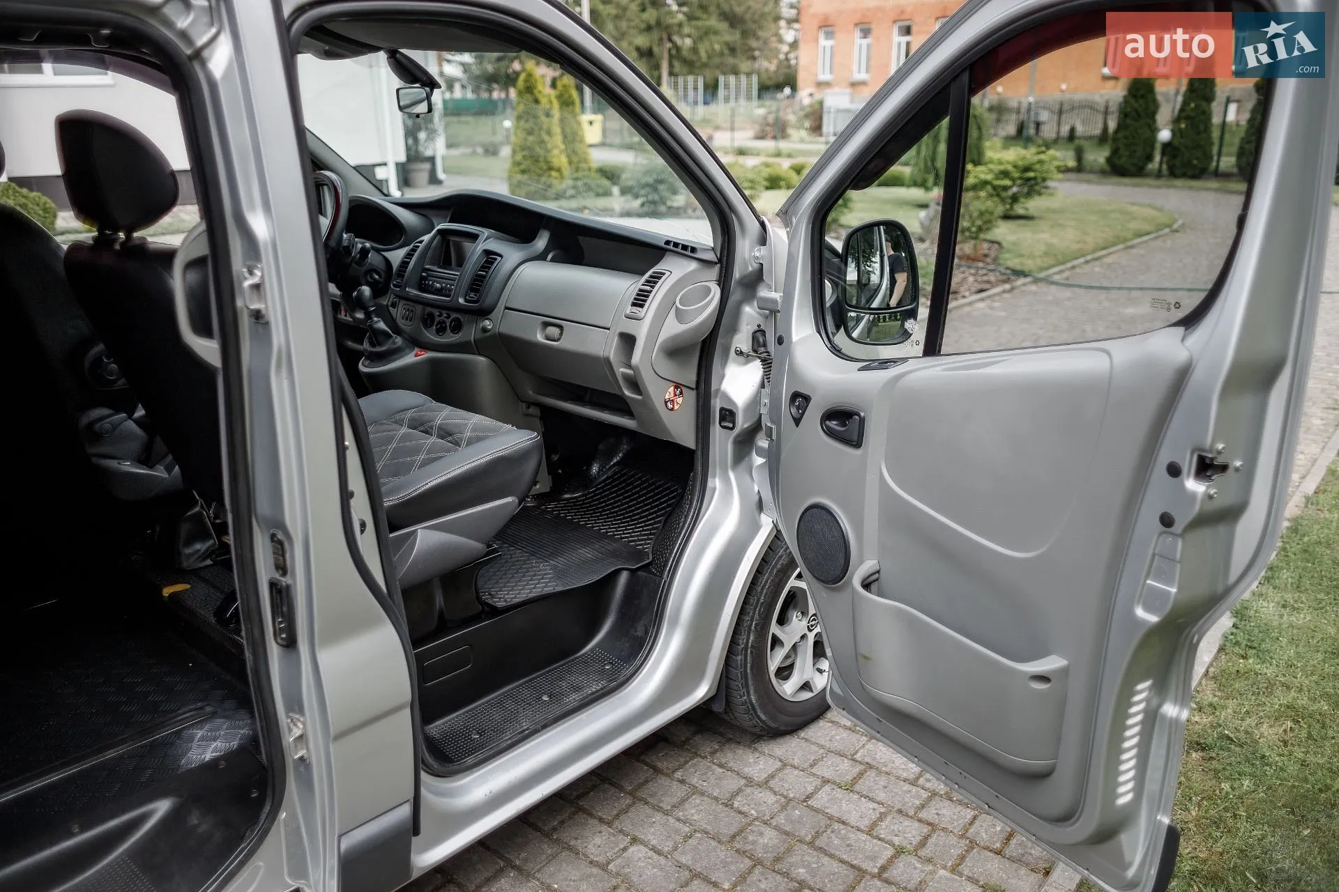 2010 Opel Vivaro - мініатюра 18