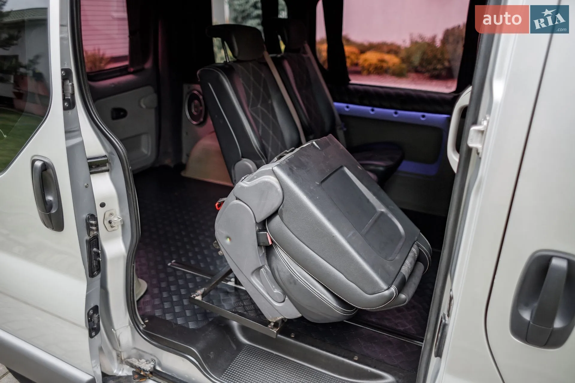 2010 Opel Vivaro - мініатюра 25