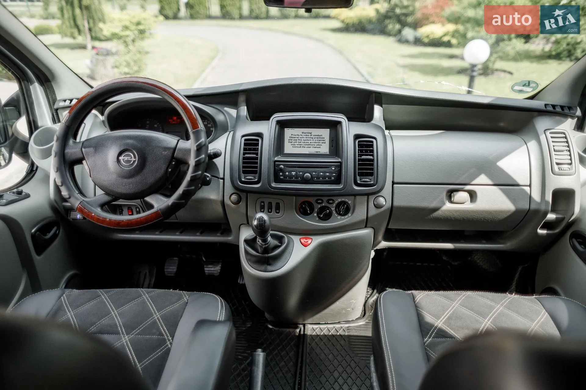 2010 Opel Vivaro - мініатюра 30