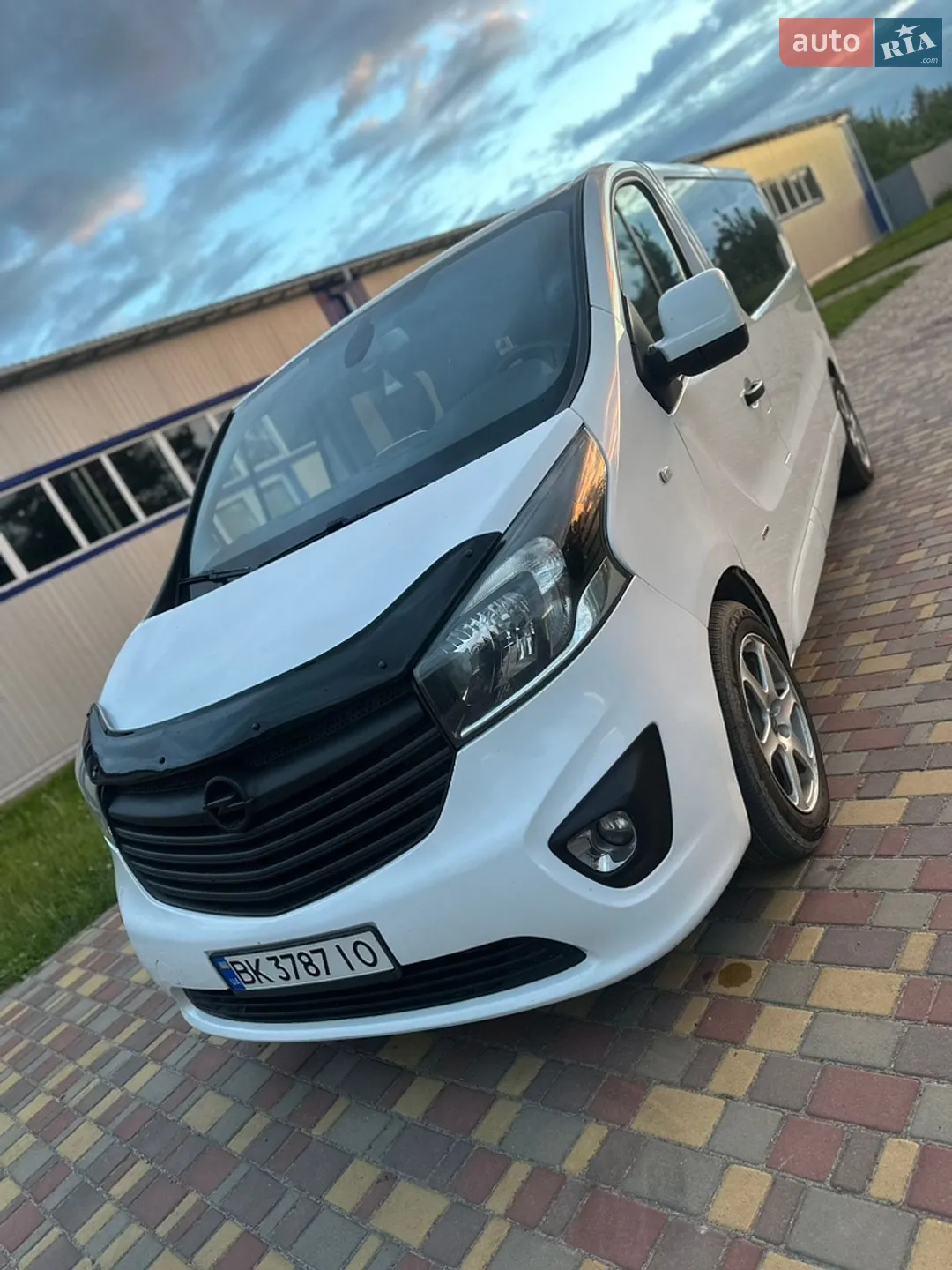 2015 Opel Vivaro - фото 1