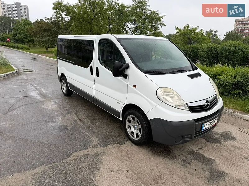 Opel Vivaro 2011