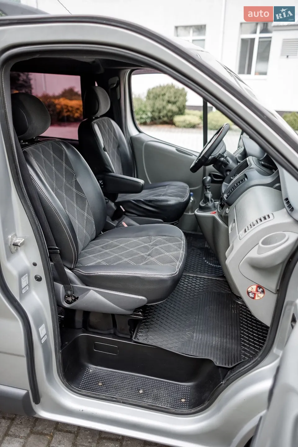 2010 Opel Vivaro - мініатюра 22