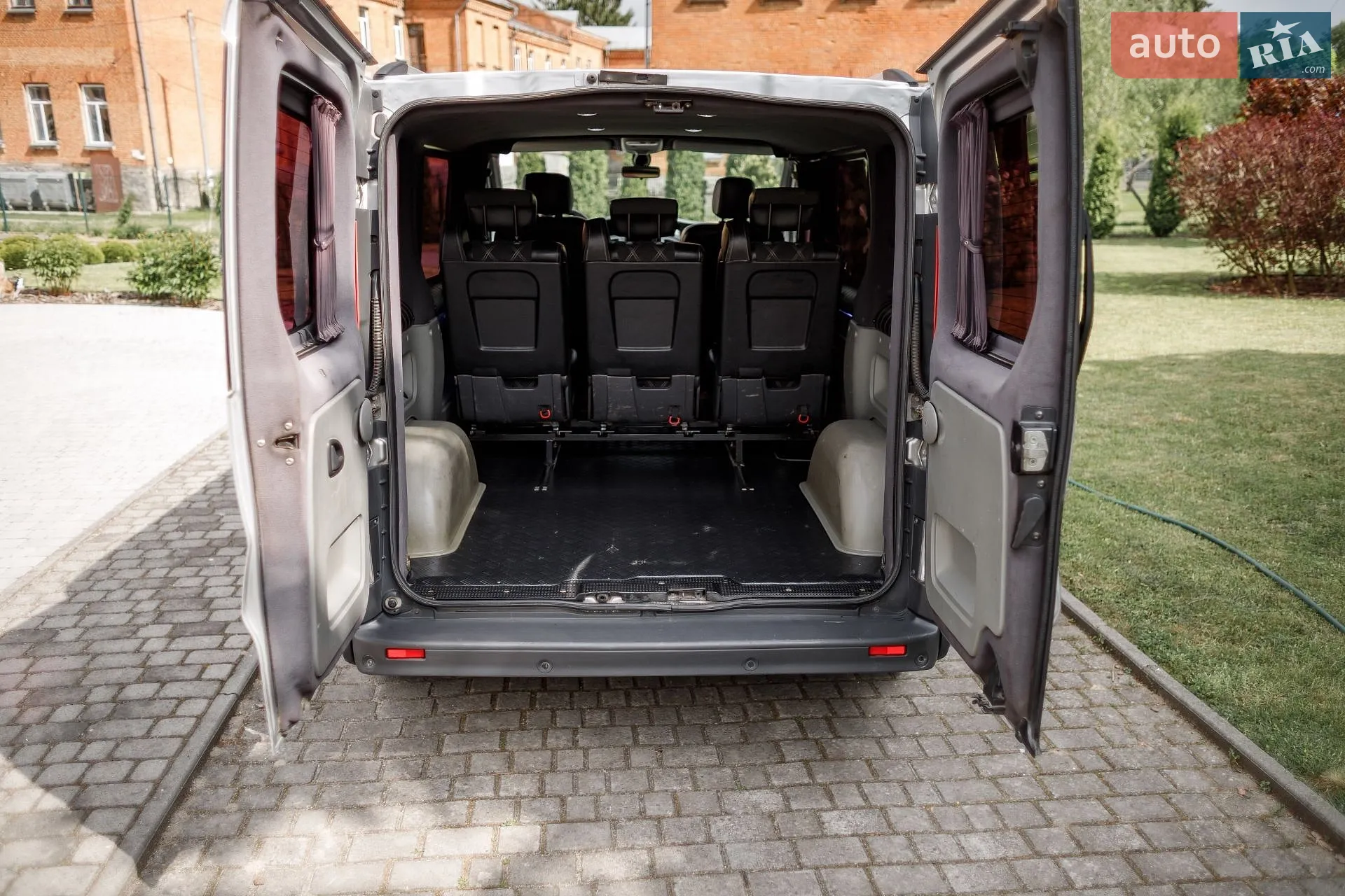 2010 Opel Vivaro - мініатюра 29
