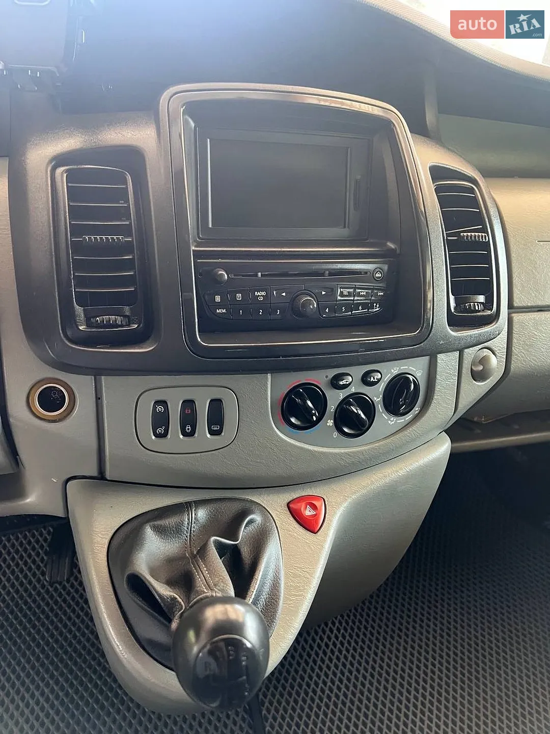 2011 Opel Vivaro - мініатюра 12