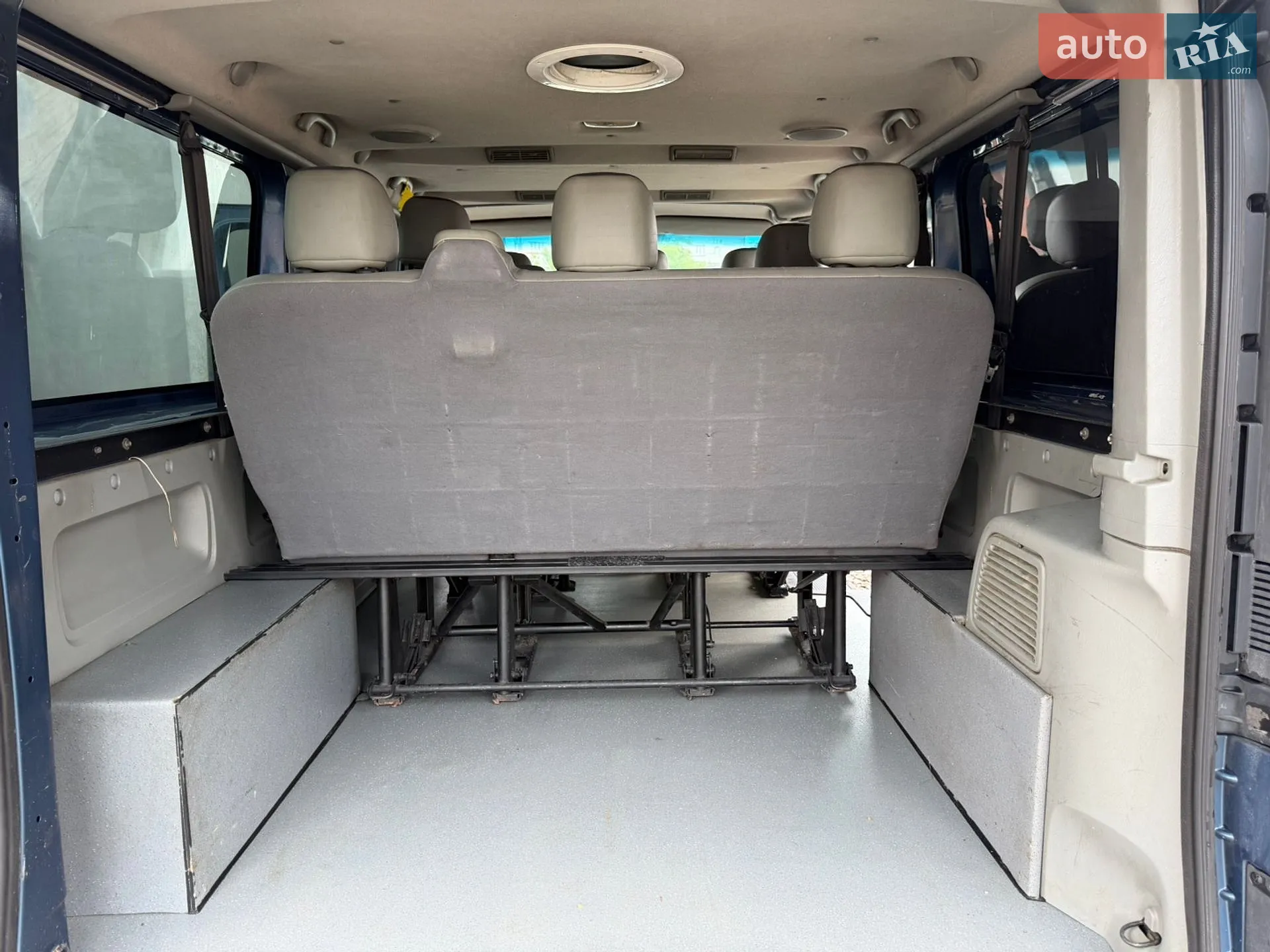 2010 Opel Vivaro - мініатюра 26