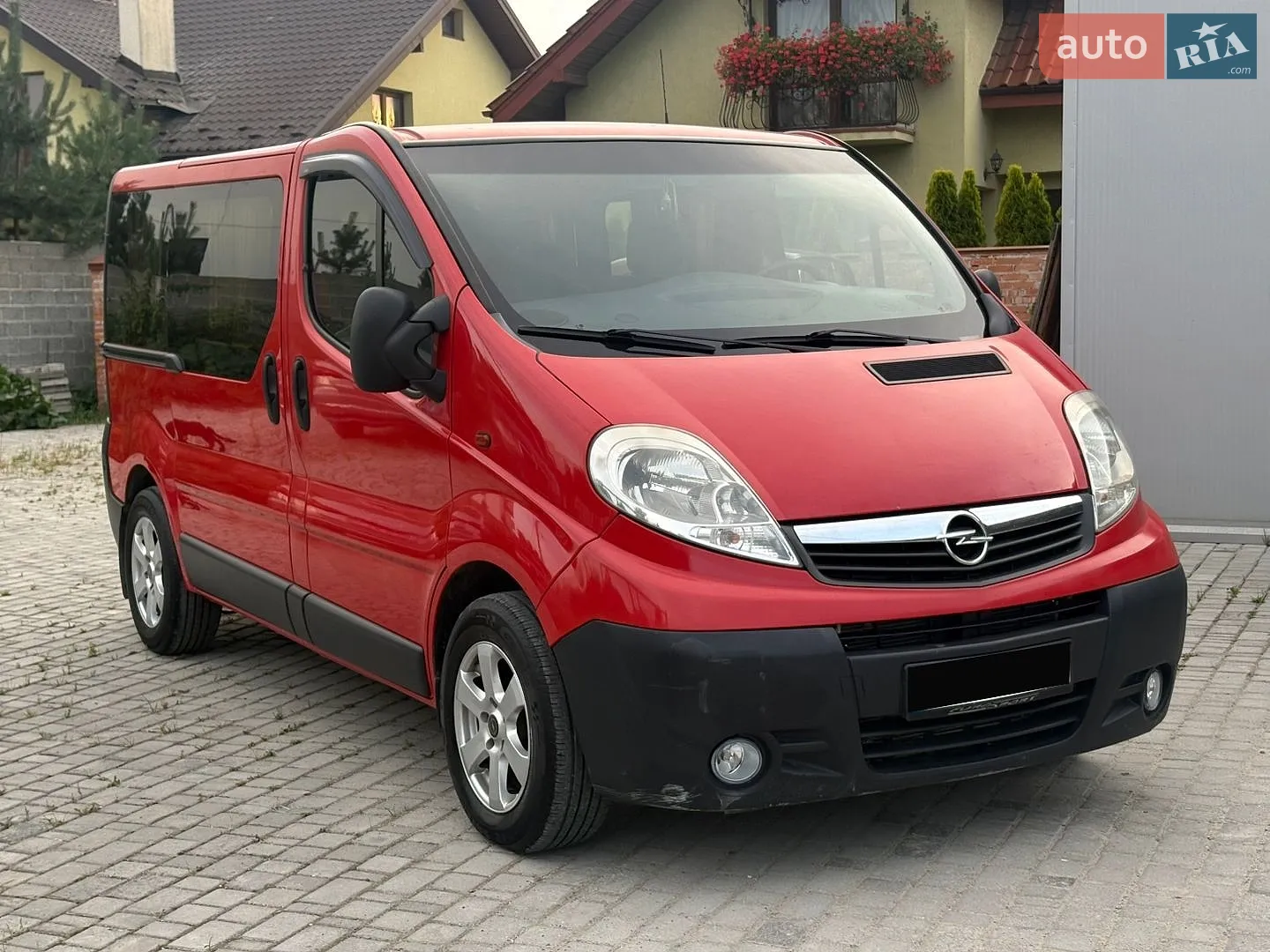2010 Opel Vivaro - мініатюра 2