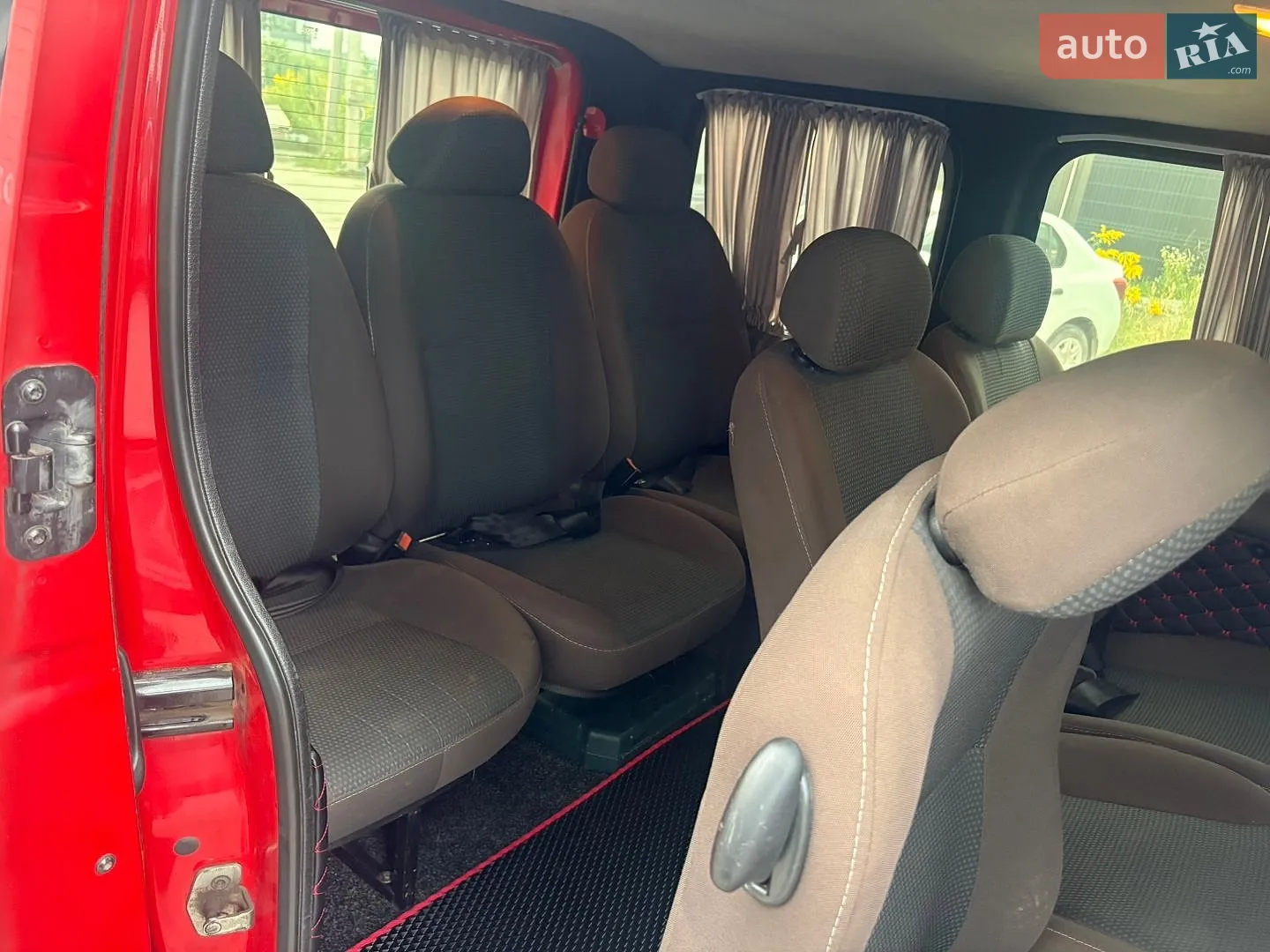 2010 Opel Vivaro - мініатюра 12