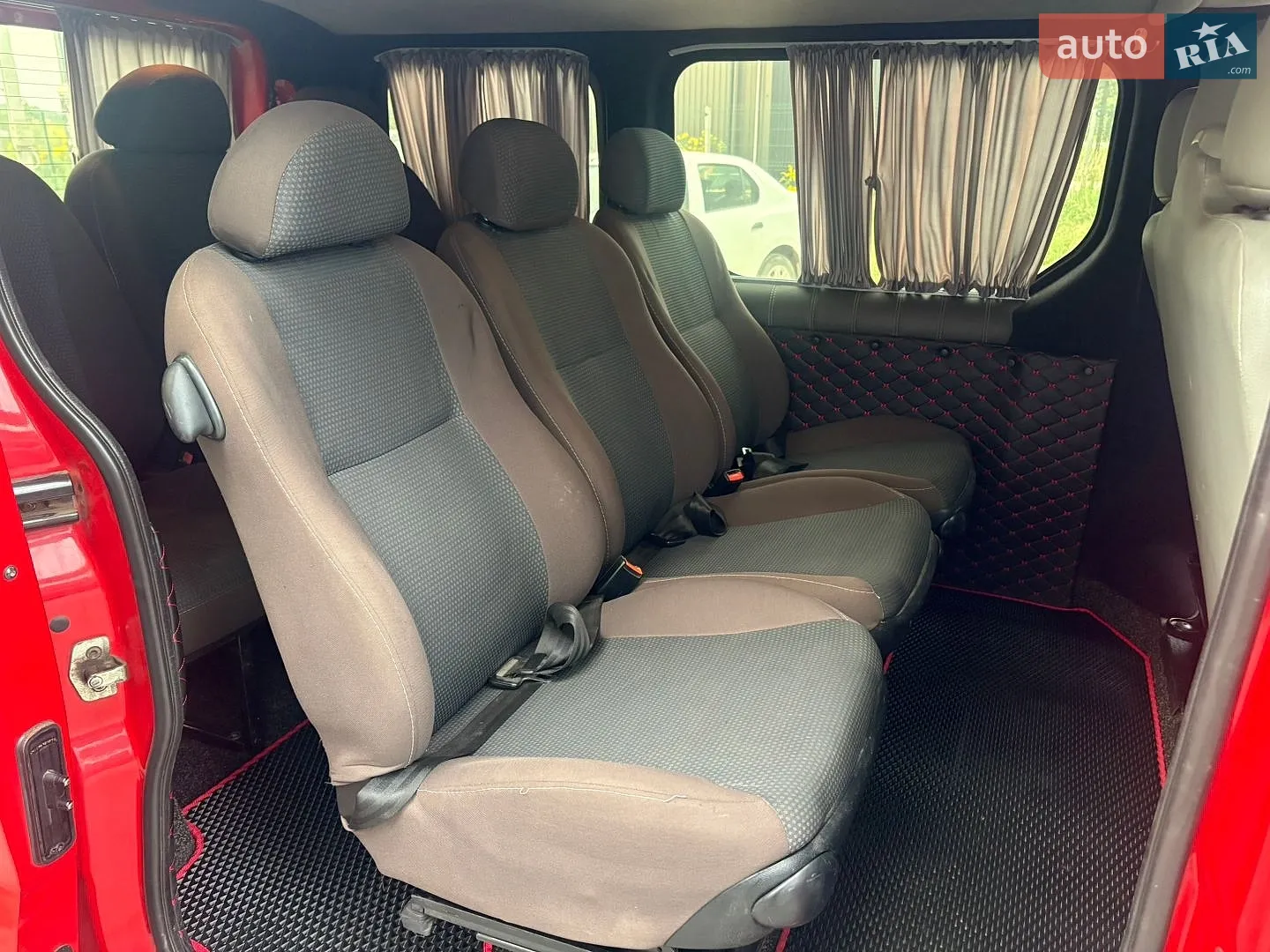 2010 Opel Vivaro - мініатюра 13