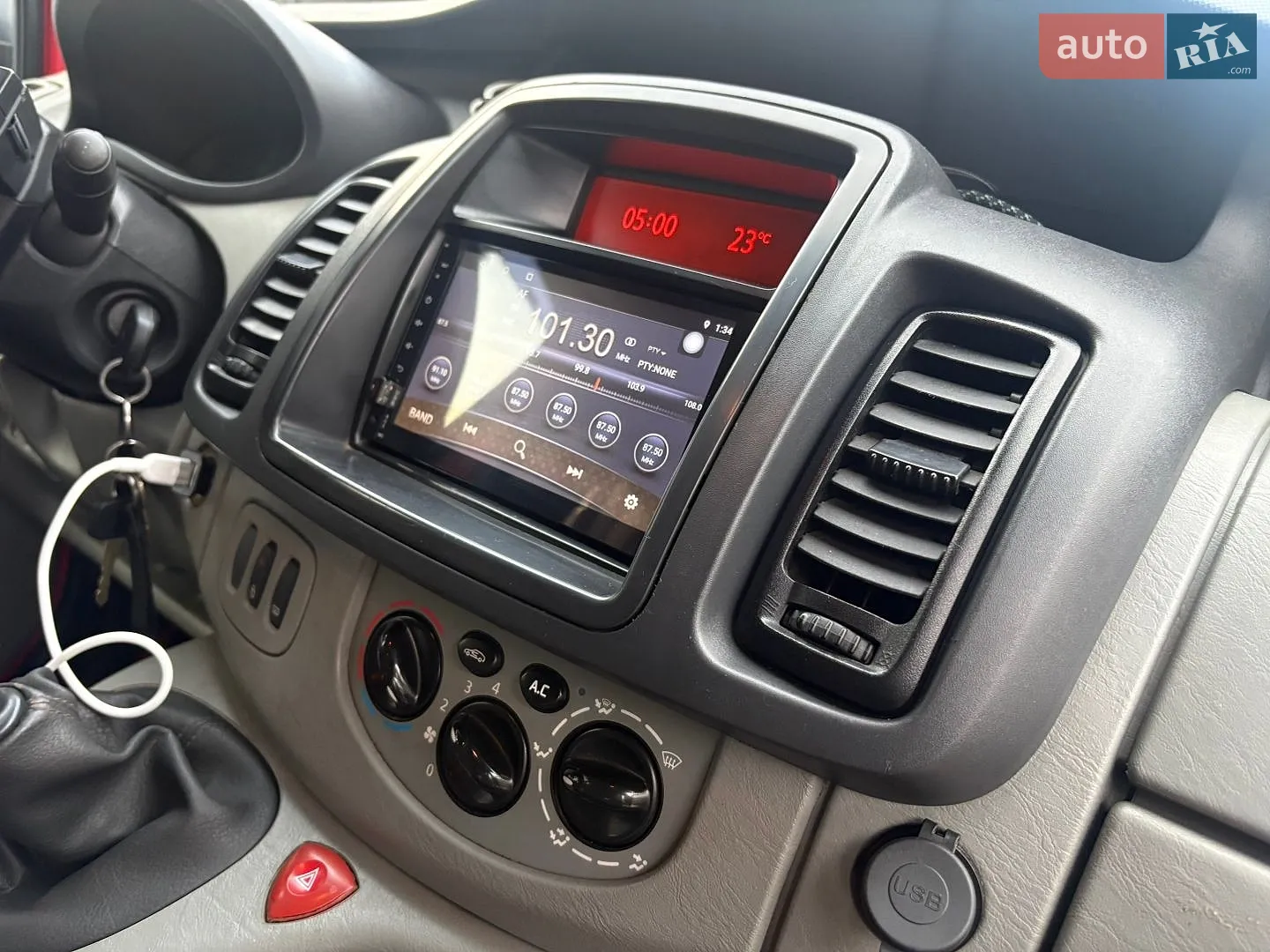 2010 Opel Vivaro - мініатюра 15