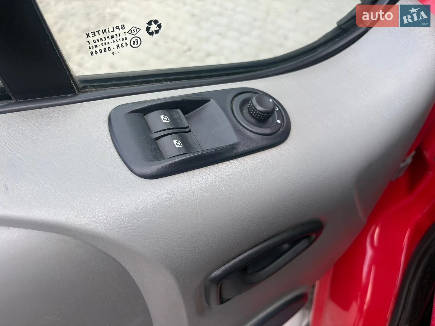 2010 Opel Vivaro - мініатюра 19