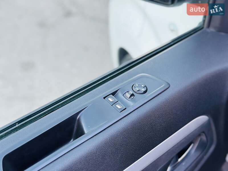 Мінівен Opel Zafira Life 2020 в Харкові фото 25 Мінівен Opel Zafira Life 2020 в Харкові