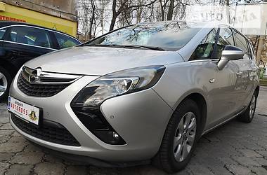 Минивэн Opel Zafira Tourer 2014 в 