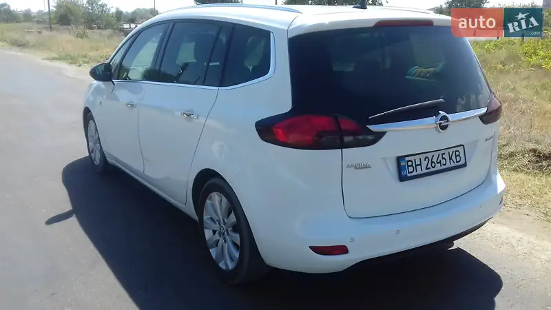 Opel Zafira Tourer 2012