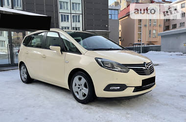 Минивэн Opel Zafira Tourer 2018 в Киеве