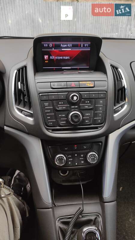 Минивэн Opel Zafira Tourer 2012 в Рахове