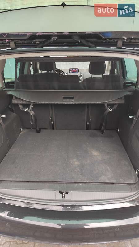 Минивэн Opel Zafira Tourer 2012 в Рахове