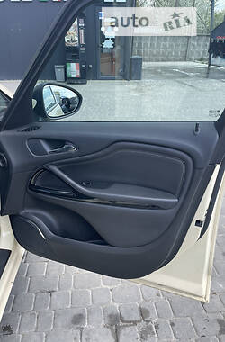 Минивэн Opel Zafira Tourer 2015 в 