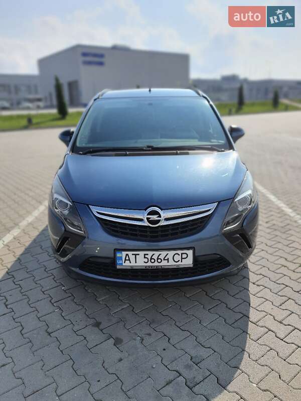 Минивэн Opel Zafira Tourer 2013 в Коломые