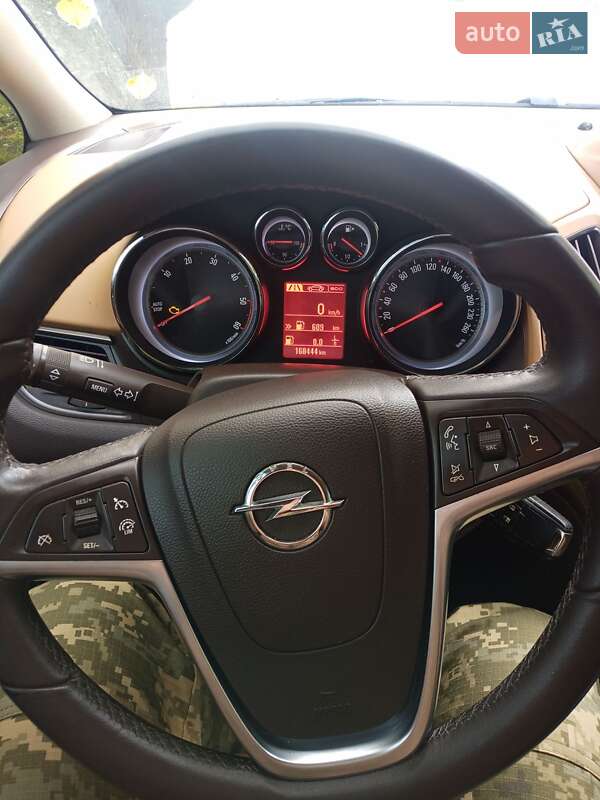 Минивэн Opel Zafira Tourer 2013 в Староконстантинове