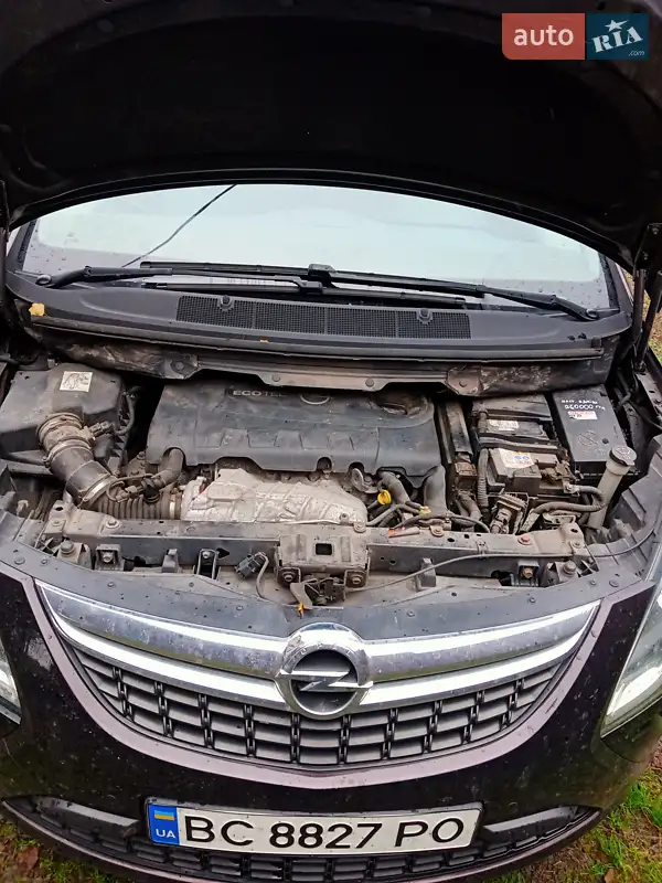 Opel Zafira Tourer 2012