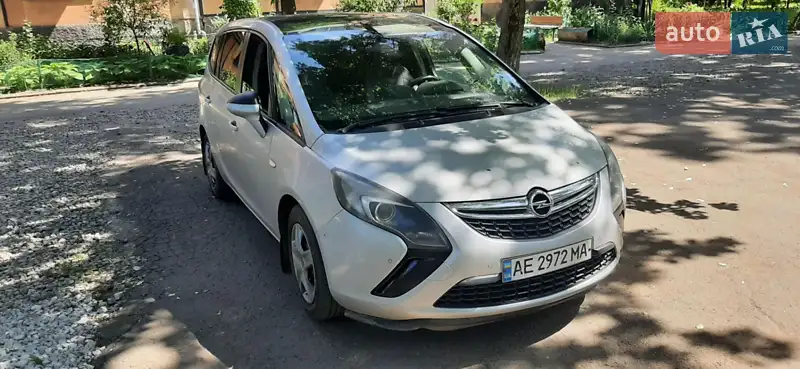 Opel Zafira Tourer 2012