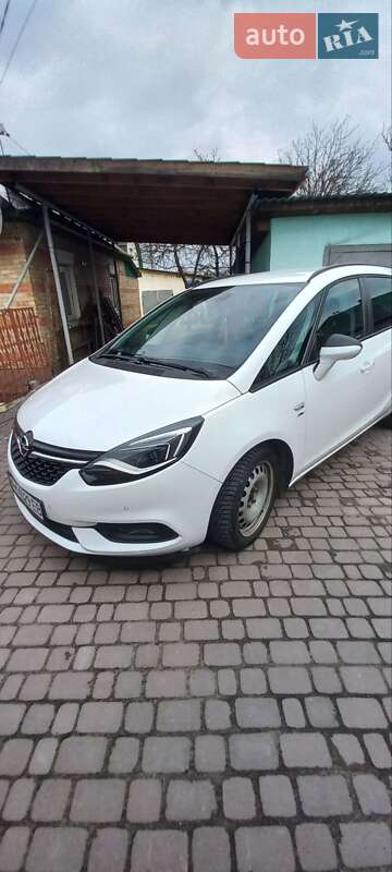 Минивэн Opel Zafira Tourer 2016 в Малине