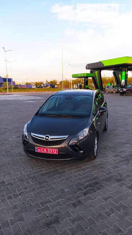 Минивэн Opel Zafira Tourer 2014 в Стрые