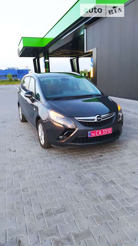 Минивэн Opel Zafira Tourer 2014 в Стрые