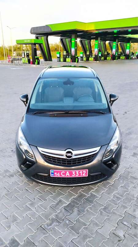 Минивэн Opel Zafira Tourer 2014 в Стрые