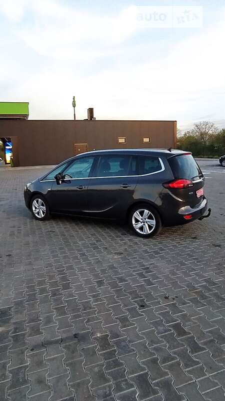 Минивэн Opel Zafira Tourer 2014 в Стрые