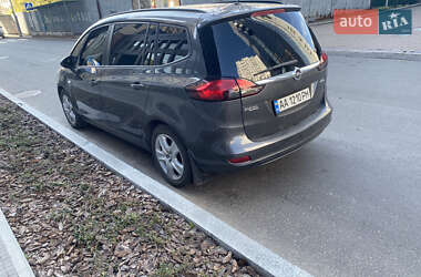 Минивэн Opel Zafira Tourer 2012 в 