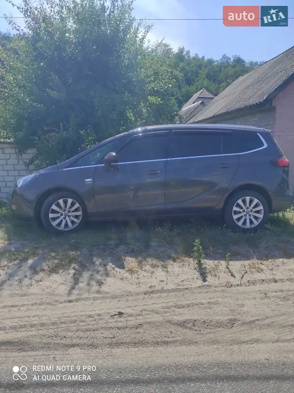 Opel Zafira Tourer 2014