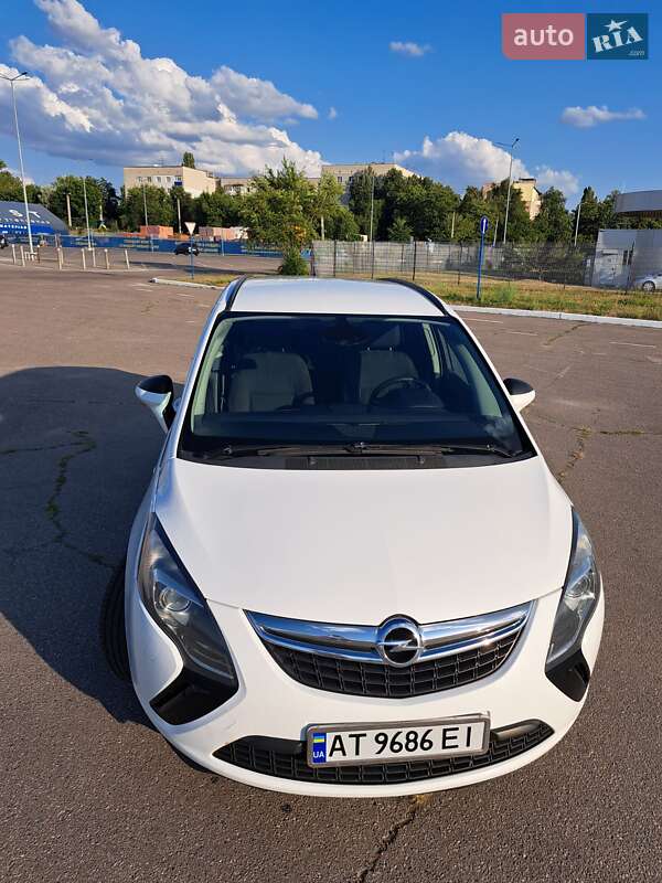 Opel Zafira Tourer 2014
