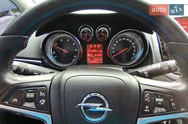 Минивэн Opel Zafira Tourer 2013 в 
