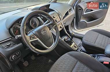 Минивэн Opel Zafira Tourer 2013 в 