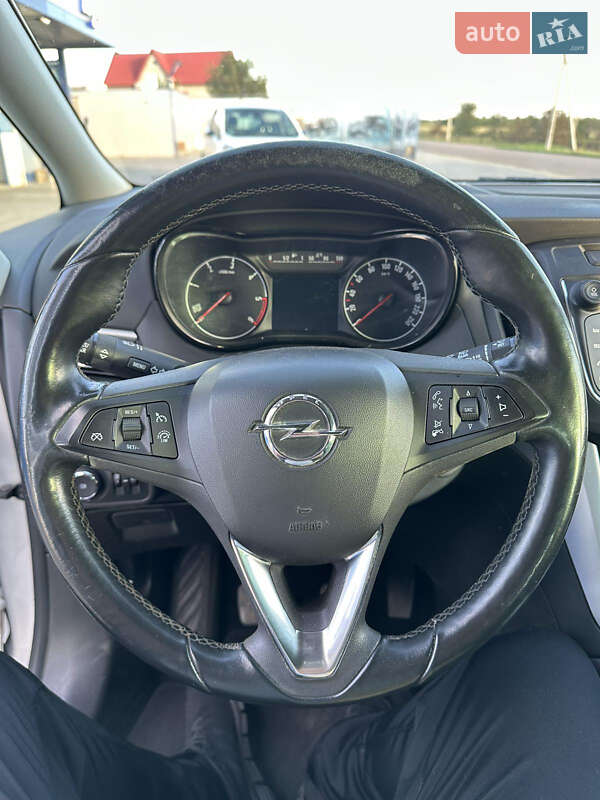 Минивэн Opel Zafira Tourer 2017 в Раздельной