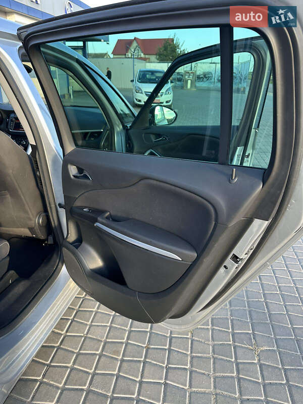Минивэн Opel Zafira Tourer 2017 в Раздельной