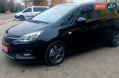 Минивэн Opel Zafira Tourer 2017 в 