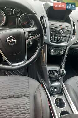 Минивэн Opel Zafira Tourer 2012 в 